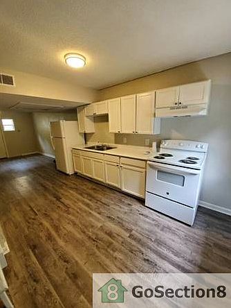 2nd image of 3612 Foster St