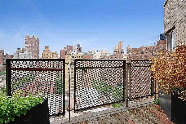 Sold by Corcoran | media 21