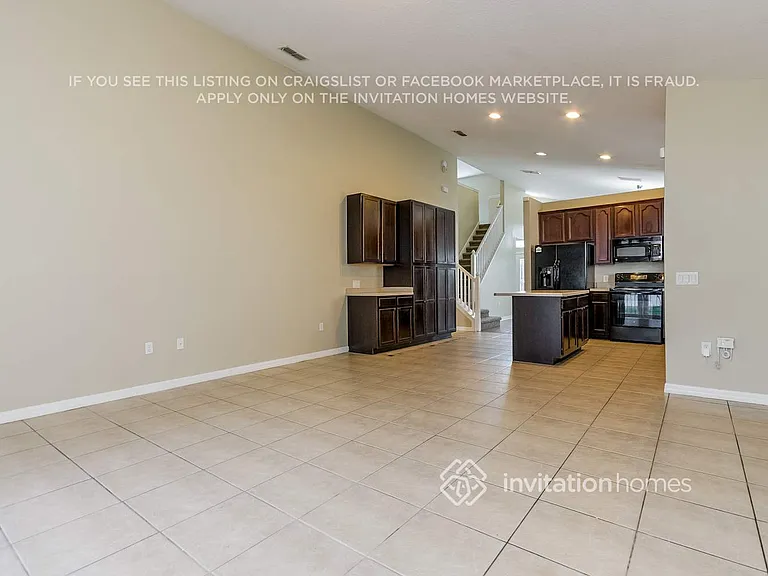 1129 Hacienda Cir — Photo 9