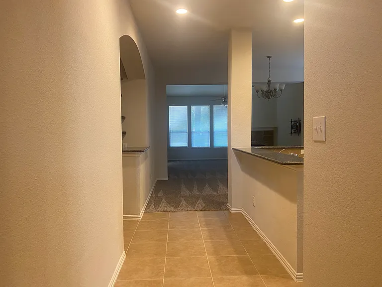 2712 Lake Ridge Dr — Photo 4