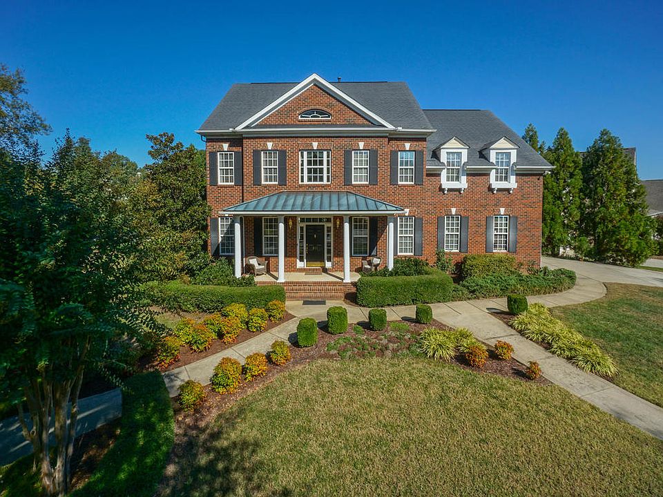 1st image of 511 N Oak Dr
