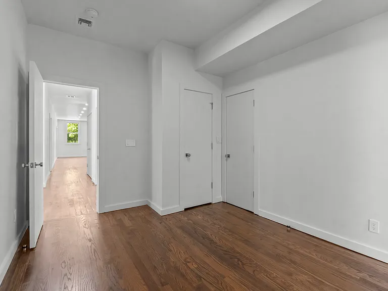 925 Elm St #1 — Photo 19