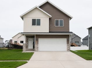 6227 87th Ave S, Horace, ND 58047
