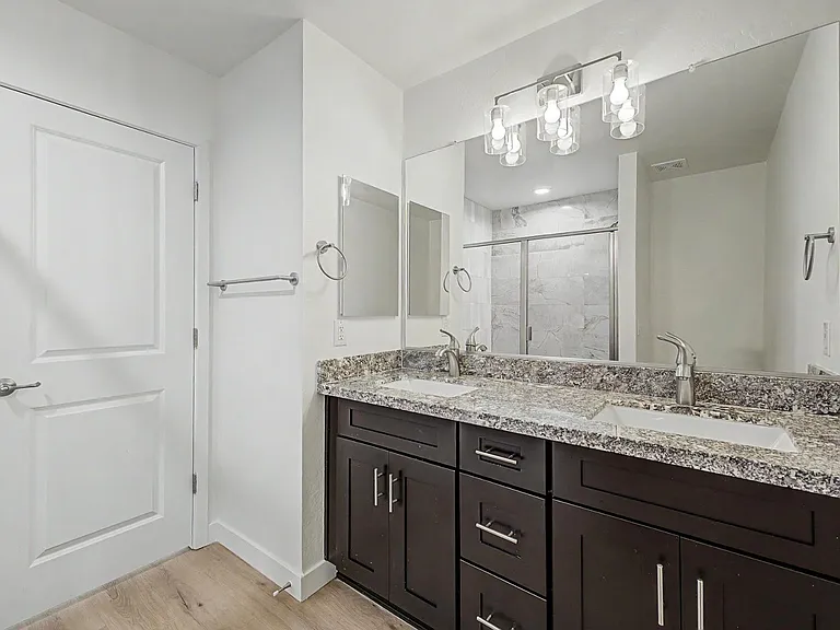 105 W Latona Rd — Photo 23