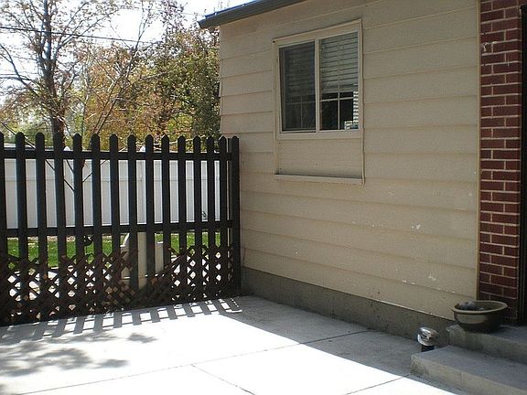 2nd image of 2574 E Yermo Ave
