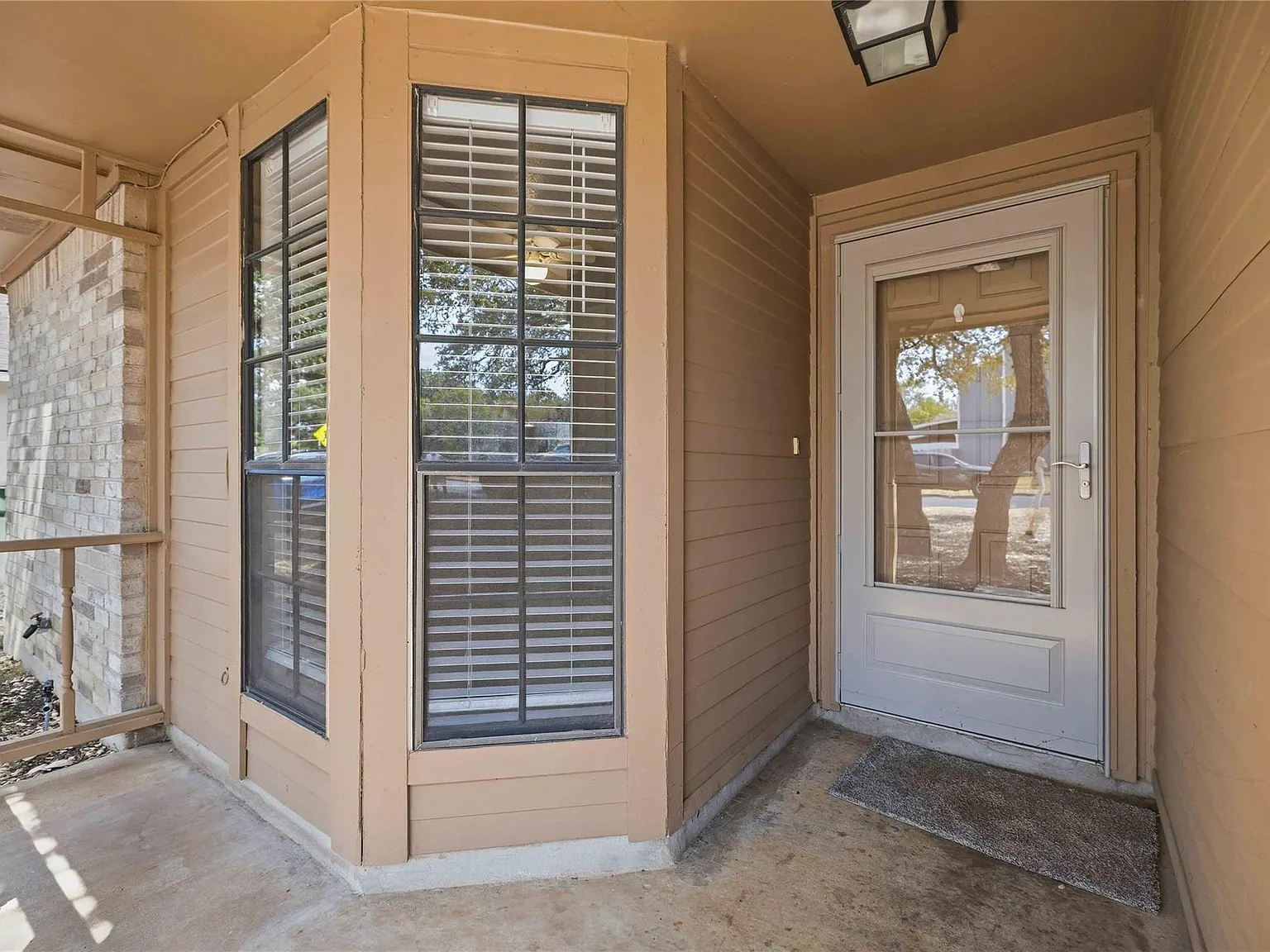 3 bed, 2.0 bath, 1118 sqft, $2,200 — Photo 3