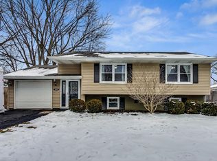 533 Forestway Dr, Buffalo Grove, IL 60089