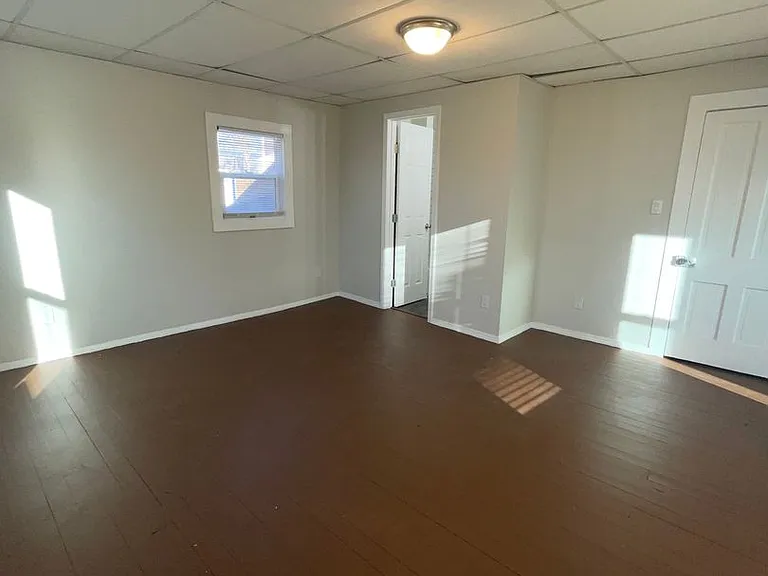 400 White St — Photo 28