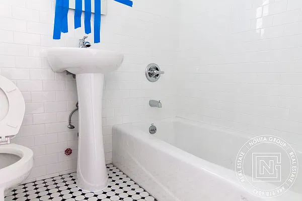 Rented by Nolita Group | media 6