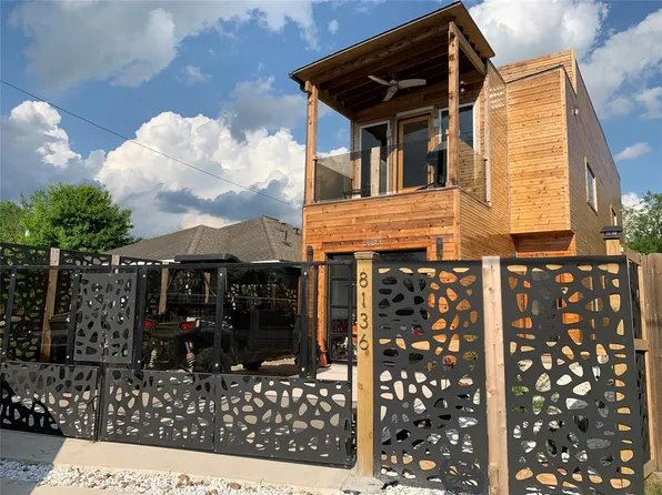 8136 N Main St, Houston, TX 77022