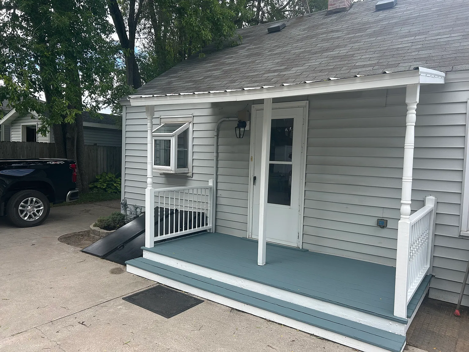 Hall Ave, Marinette — Photo 1