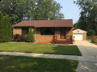 119 Princeton Ct, Midland, MI 48640