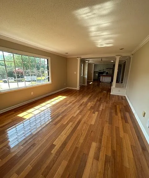1507 Locust Cir SE — Photo 5