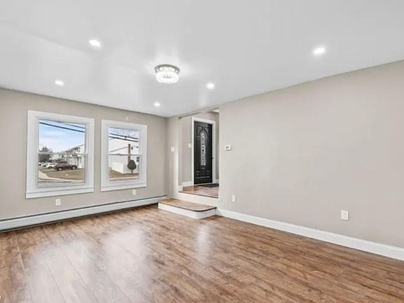 3rd image of 1369 Saint Georges Ave