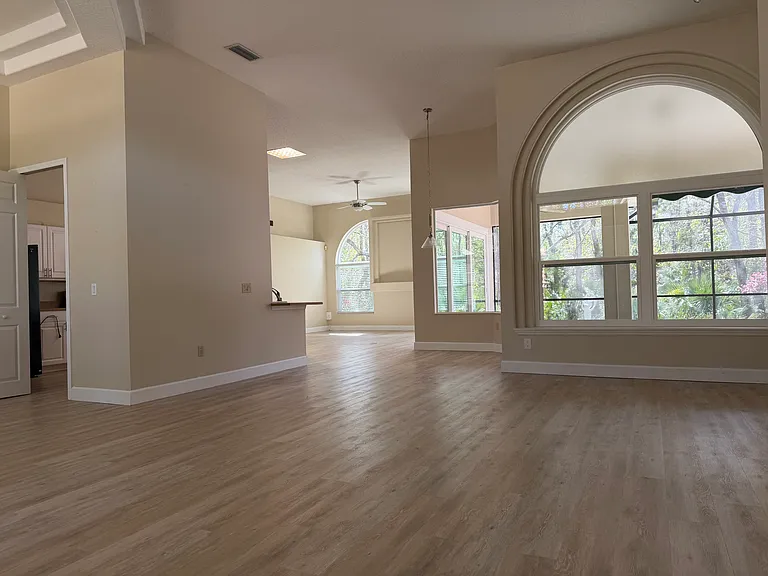 Great Room: LR, DR, Breakfast Nook, Kitchen, Family Room