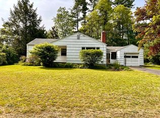 44 Jeffrey Ln, Amherst, MA 01002