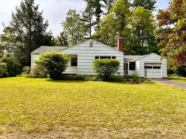 44 Jeffrey Ln, Amherst, MA 01002