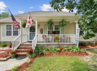 207 Cherry Rd, Southport, NC 28461