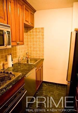 3rd image of 301 E 45th St APT 19A