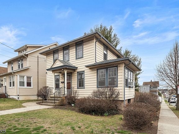2nd image of 520 Rutherford Ave