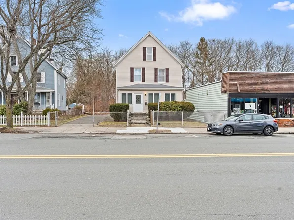 103 Lynn St, Peabody, MA 01960