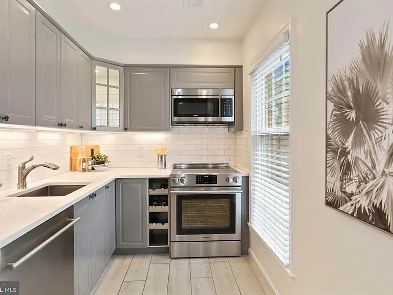 1690 Euclid St NW #B — Photo 7