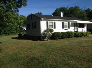 16 Edgewood View Ln, Winston Salem, NC 27127