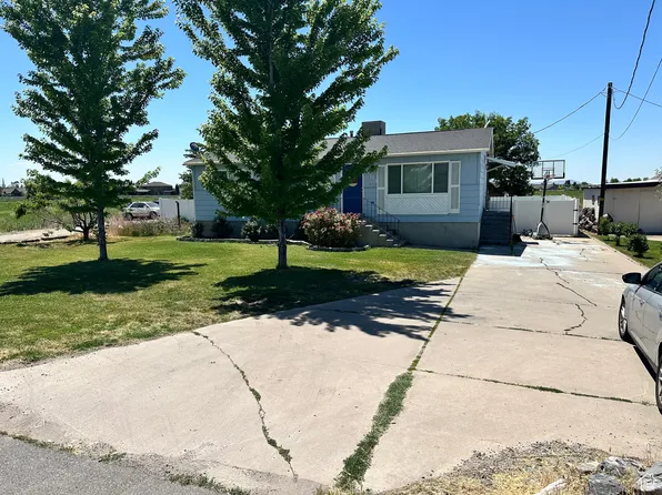 2593 N 2000 W, Clinton, UT 84015