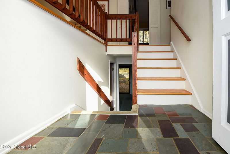 4th image of 1069 Timothy Lane