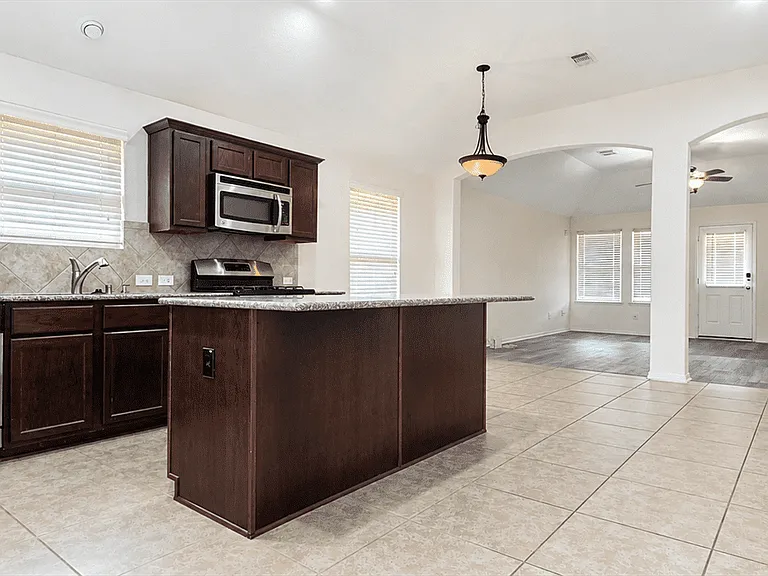 1415 Hardy Stone Dr — Photo 2