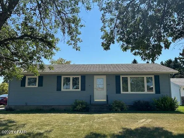 309 East St, Lakota, ND 58344