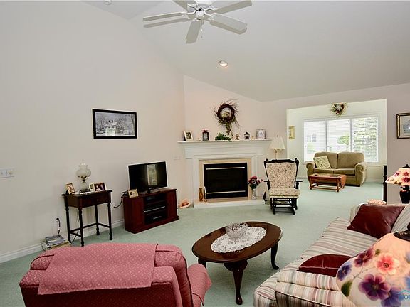 3rd image of 26388 W Wexford Dr