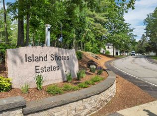 31 Bluffs Dr, Concord, NH 03303