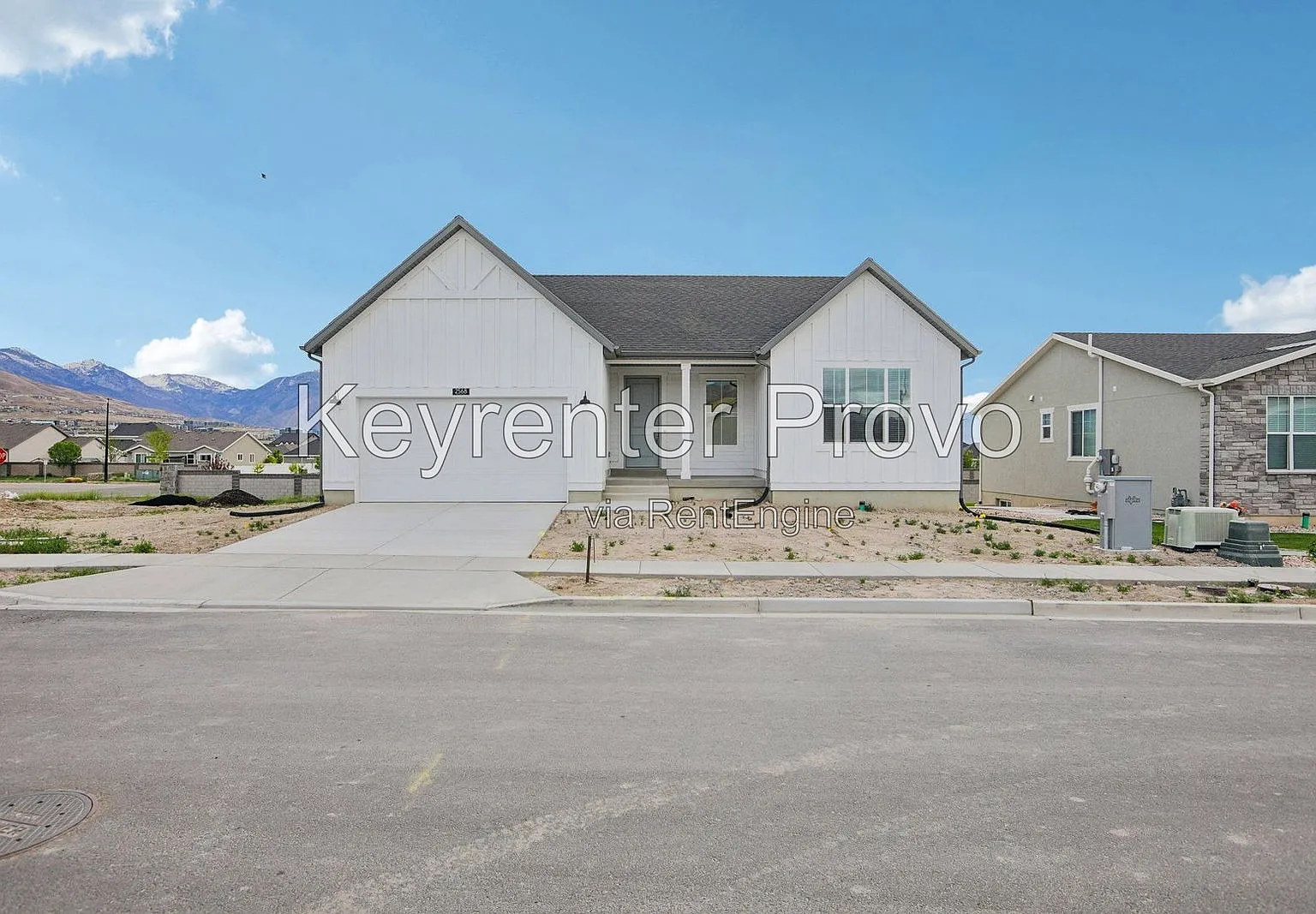 3 bed, 2.0 bath, 3239 sqft, $2,600 — Photo 1