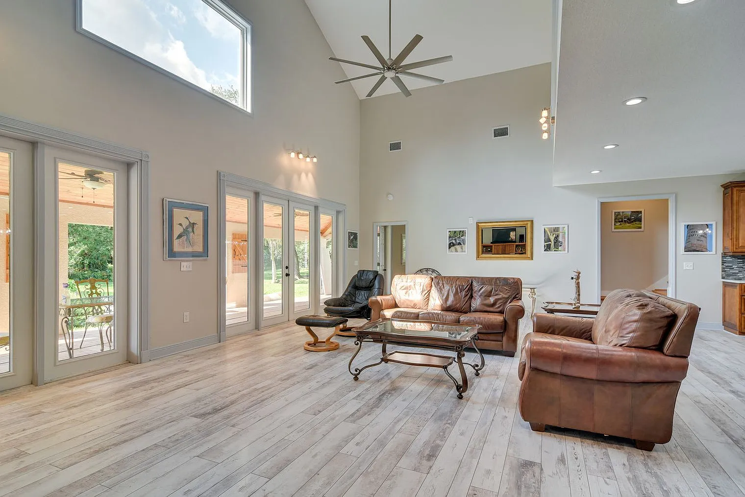 3 bed, 2.0 bath, 3498 sqft, $5,547 — Photo 1