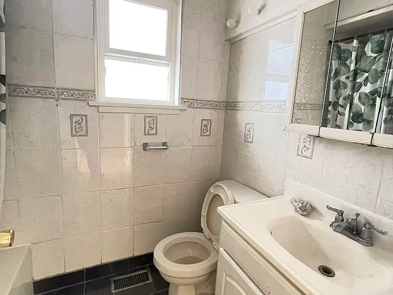 100 Sea Ave — Photo 11