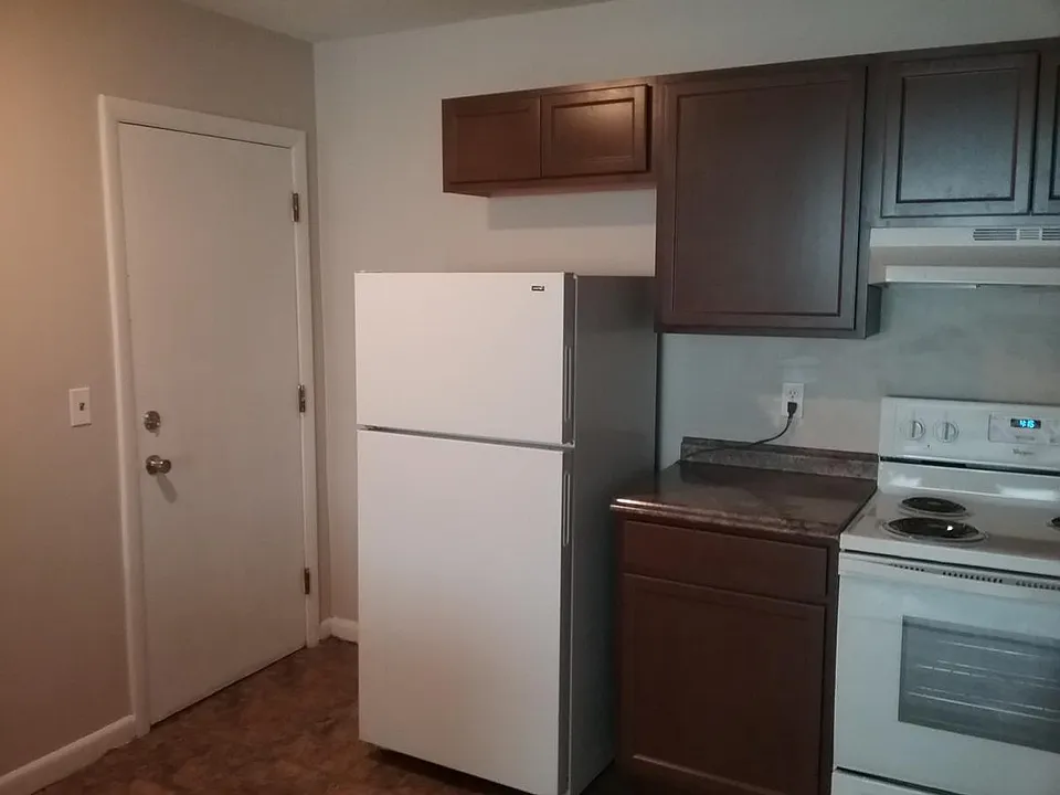 160 W Main St #5