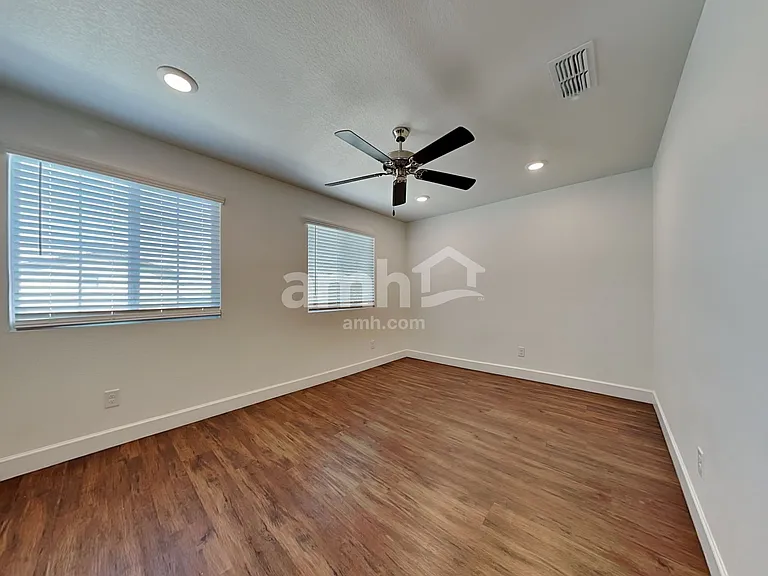 4239 W Saint Charles Ave — Photo 9