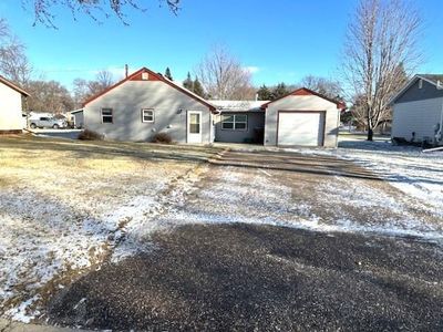 808 S 11th St, Montevideo, MN, 56265