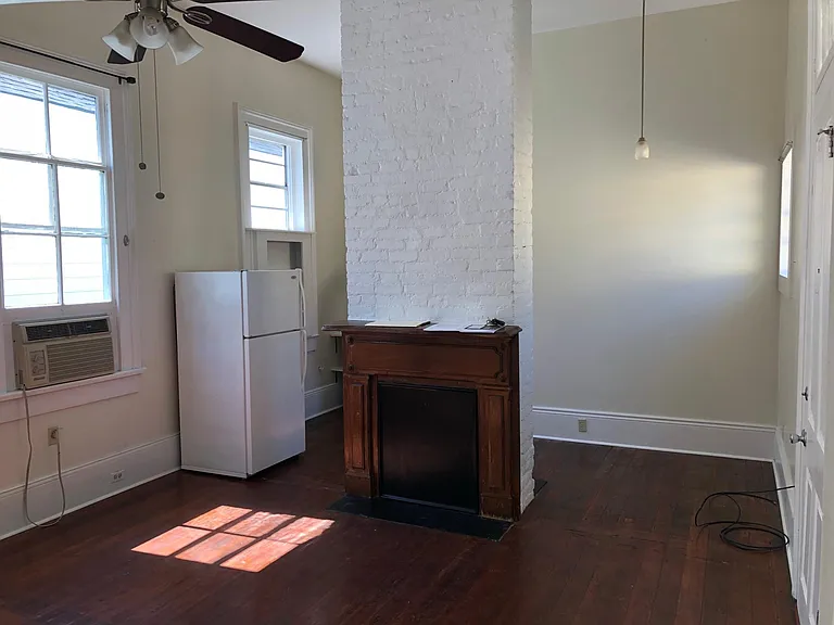 1032 Marengo St #B — Photo 6