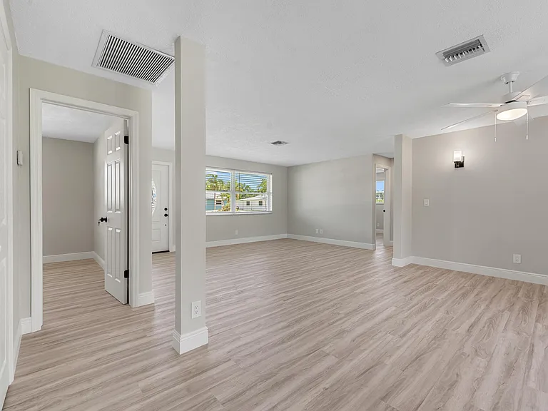204 Circle E — Photo 21