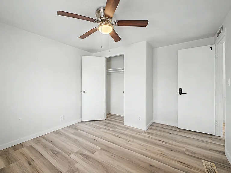 2728 W Smoketree St — Photo 3