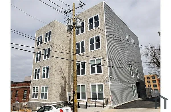 Building Photo - 1212 Talbert St SE #201
