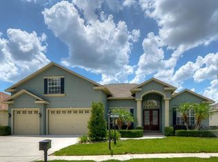 1233 Carriage Park Dr, Valrico, FL 33594