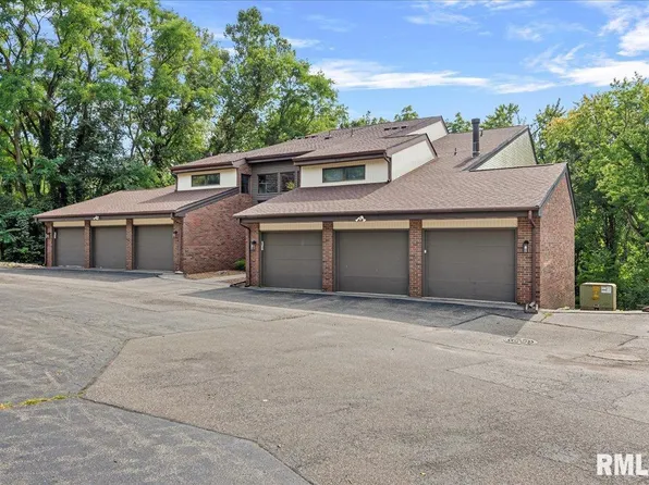 2008 Jeanette Ln APT D, Springfield, IL 62702