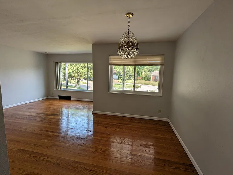 9505 Eudora Ct — Photo 12