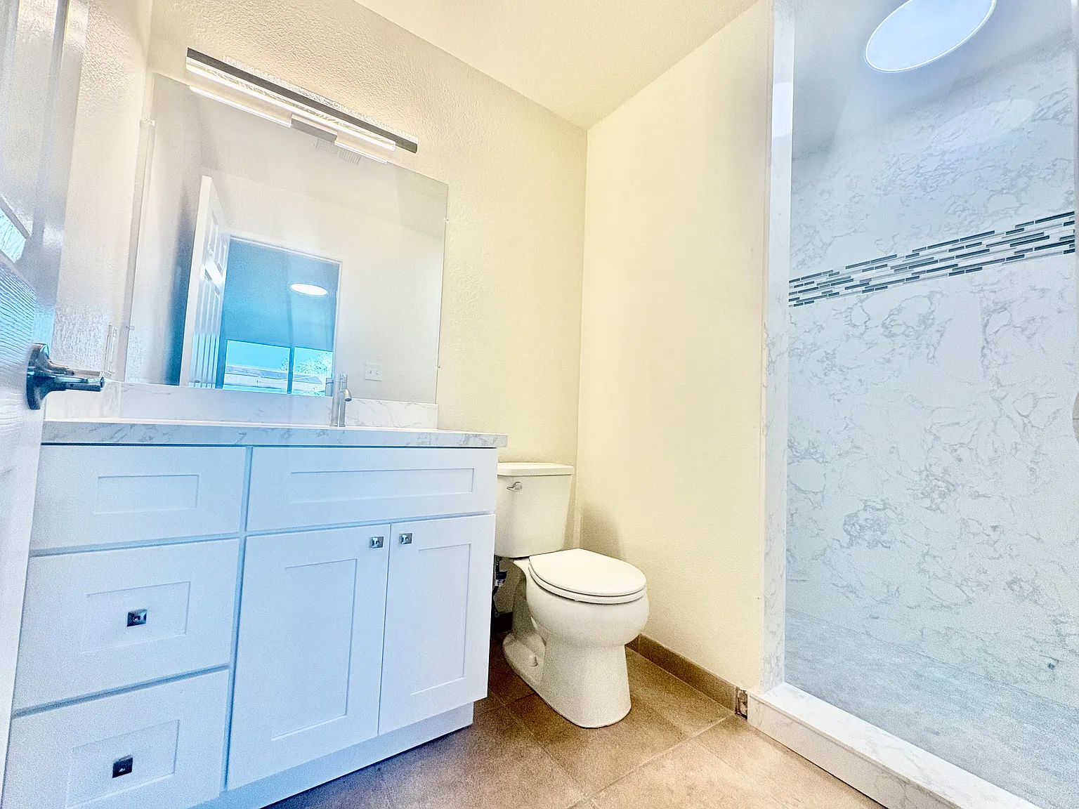 2312 Saint James Pl — Photo 2