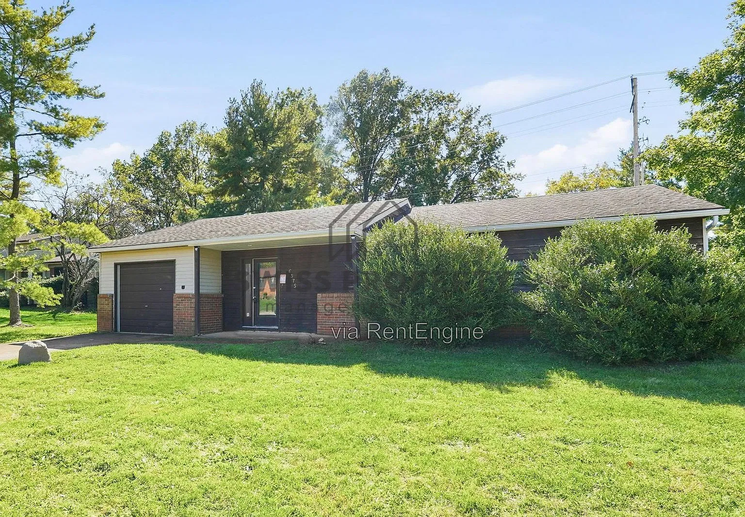 3 bed, 2.0 bath, 1208 sqft, $1,900 — Photo 2