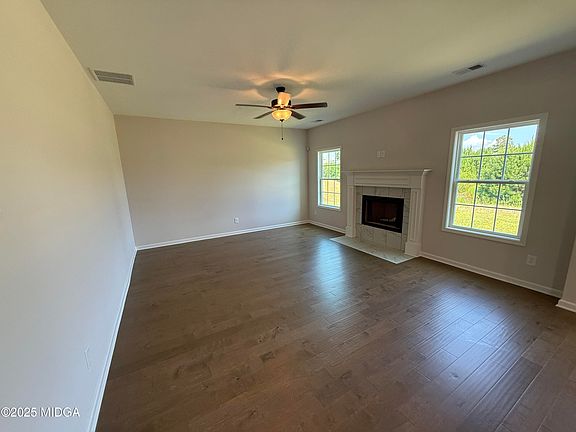 4th image of 102 Maisie Way #215