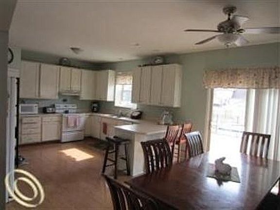 5th image of 2119 Ash St